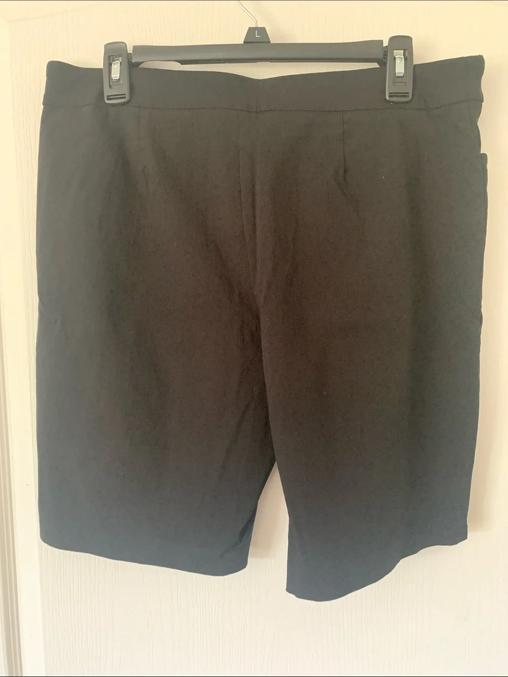Time and Tru Black Pull-On Stretch Bermuda Shorts